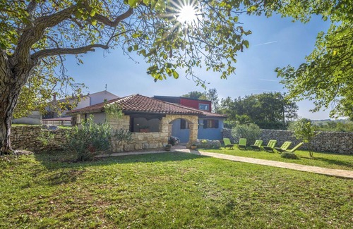Rebici House | Beautiful private villa for 6 people with WIFI, A/C, TV, terrace, pets allowed and parking