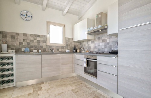 San Lorenzo House | Beautiful private villa for 7 guests with WIFI, A/C, private pool, TV, patio and parking