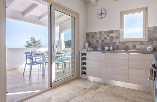 San Lorenzo House | Beautiful private villa for 7 guests with WIFI, A/C, private pool, TV, patio and parking
