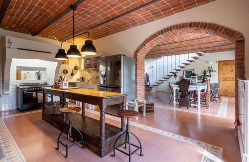 Castell'Alfero House | Beautiful private villa with hot tub, WIFI, TV, patio, pets allowed, panoramic view and parking