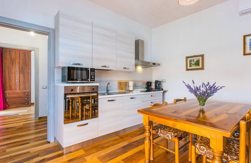 Pescia Villa | Beautiful private villa for 4 guests with WIFI, private pool, A/C, TV, panoramic view and parking