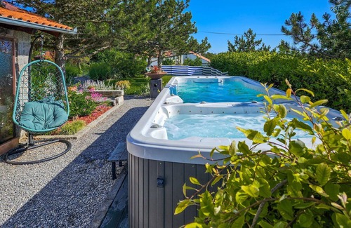 Vratarusa House | Beautiful private villa with hot tub, private pool, A/C, WIFI, TV, terrace, panoramic view, parking