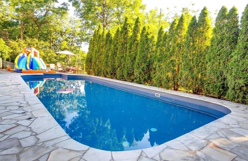 Buechel House | Beautiful Property In Historic Highland w/Hot Tub & Expansive Pool!