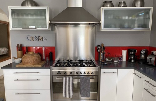 Rognes House | Beautiful Provencal house with magnificent view of pool and garden