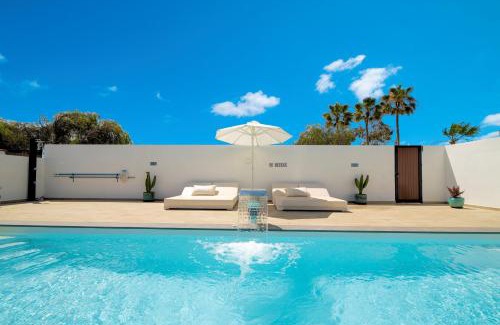 Los Mojones Villa | Beautiful Puerto Del Carmen Villa 3 Bedrooms Villa Crystal Private Pool & Close To Amenities Lanzarote