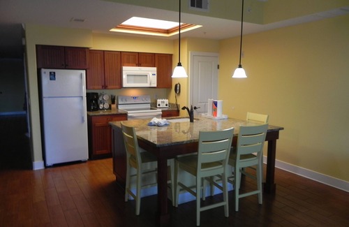Palmetto Dunes Condo | Beautiful quiet condo, w/lazy river pool and golfing privileges