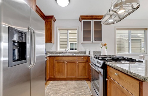 East Queen Anne House | Beautiful Queen Anne home with Space Needle views