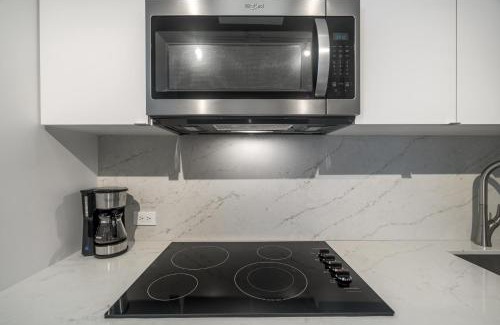 Sagrado Corazon Apartment | Beautiful Queen Penthouse with Large Terrace