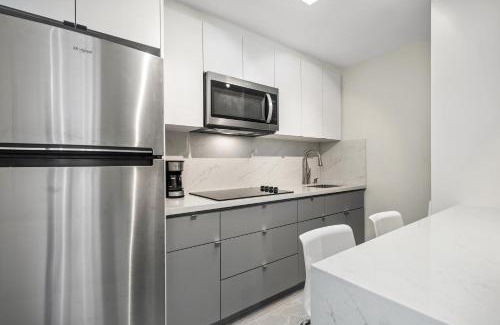Sagrado Corazon Apartment | Beautiful Queen Penthouse with Large Terrace