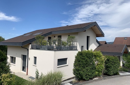 Annecy-le-Vieux House | Beautiful recent villa with swimming pool, near the beaches and center of Annecy