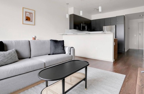 Downtown Apartment | Beautiful Redmond 1BR w/ Gym, W/D & Courtyard, near Busses, by Blueground