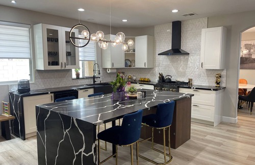 Bard House | Beautiful remodeled 4-bedroom plus an office house in SOHI, close to the strip!