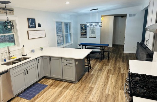 Bellaire House | Beautiful, remodeled, spacious home nestled on the north arm of Lake Bellaire