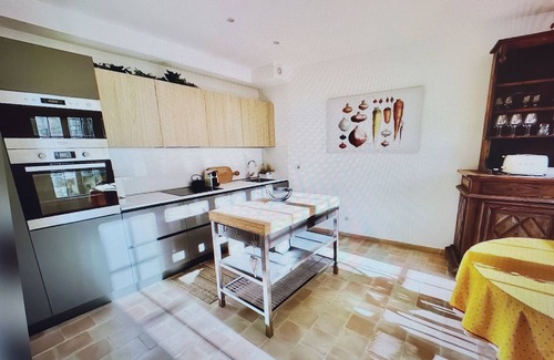 Cagnes-sur-Mer Villa | Beautiful Renovated, 3 Bedroom Home - A/C, Garden + Garage in Medieval Village