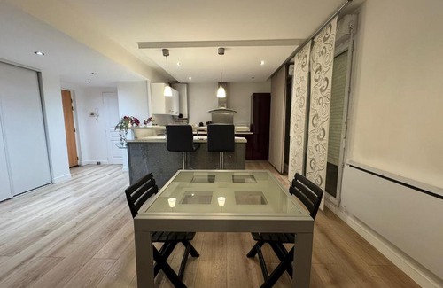 Bron Apartment | Beautiful renovated 1 room garden box Eurexpo-Lyon- Stadium