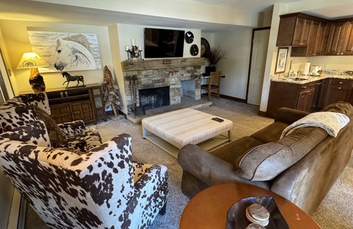 Keystone Condo | Beautiful Renovated 3br In Keystone 3 Bedroom Condo
