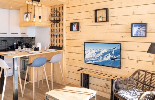 Val-Thorens Apartment | Beautiful renovated apartment for 4, equipped kitchen, near shops