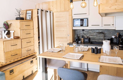 Val-Thorens Apartment | Beautiful renovated apartment for 4, equipped kitchen, near shops