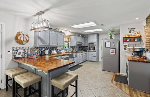 Mena House | Beautiful Renovated Home-Mena Mountain View-UTV Trails-CMA-MTB-Kayak & Much More