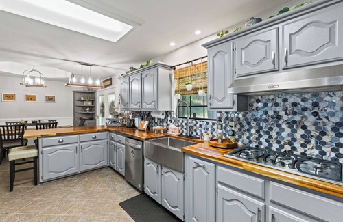 Mena House | Beautiful Renovated Home-Mena Mountain View-UTV Trails-CMA-MTB-Kayak & Much More
