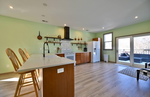 Germantown House | Beautiful Renovated 3-bedroom house with WiFi and AC in lovely Louisville