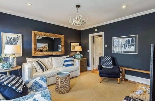 Sag Harbor Apartment | Beautiful Renovated 1 Bedroom Apartment Walk to Town & Jitney. Parking.