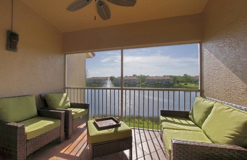 Naples Condo | BEAUTIFUL RESORT STYLE CONDO WITH AMAZING LAKE VIEWS!