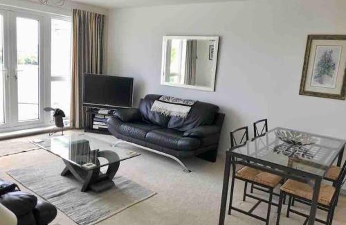 Grangetown Apartment | Beautiful river views: 2 bed/2 bath modern flat