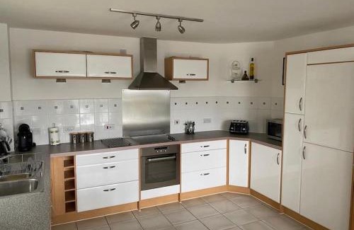 Grangetown Apartment | Beautiful river views: 2 bed/2 bath modern flat