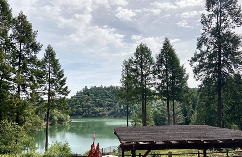Cedar Ridge Apartment | Beautiful Rollins Lake Inn - Studio Cabin #3