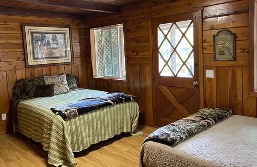 Cedar Ridge Apartment | Beautiful Rollins Lake Inn - Studio Cabin #6