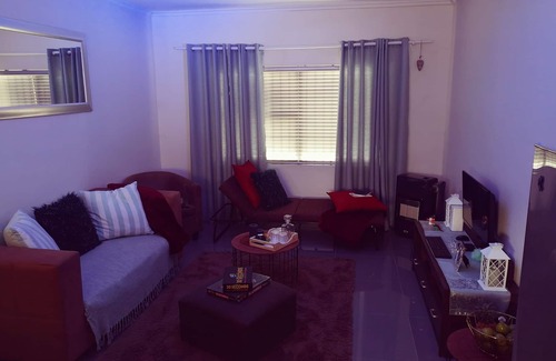 Cape Town House | Beautiful Rondebosch East Home - Gay Friendly