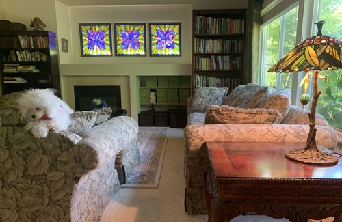 Holly House | Beautiful Room