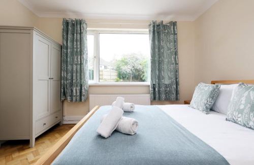 Cowbridge House | Beautiful Rural Bungalow in Aberthin