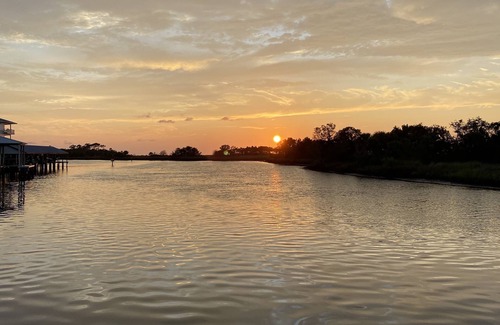 Suwannee RV Rental | Beautiful RV Double Lot with 100 feet of waterfront views on Salt Creek.