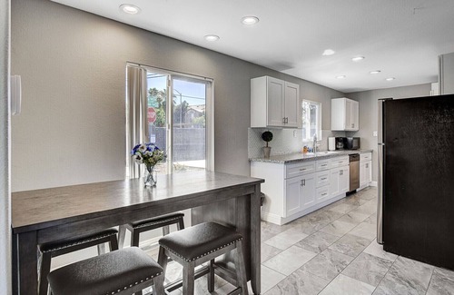 Rancho Oakey House | Beautiful sanctuary, minutes from the Strip!