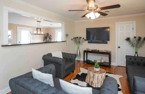 Antioch House | Beautiful scenic view home in Nashville Tennessee