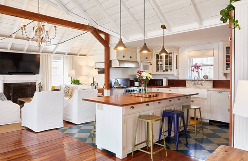 Siasconset House | Beautiful 'Sconset Victorian House w/Beach Access