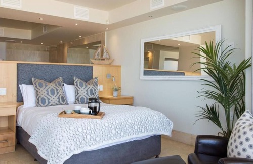 Herolds Bay House | Beautiful Sea Facing Room
