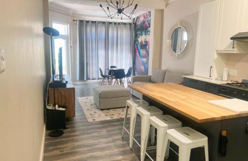 Cape Town Apartment | Beautiful SeaPoint Holiday Apt