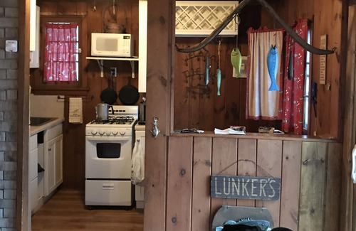 Hayward Cabin | Beautiful Seasonal Cabin over looking the Lower Twin Lake