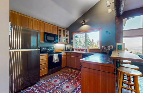 Eastsound Cabin | Beautiful, secluded home w/bay views - watch the sunset from your deck