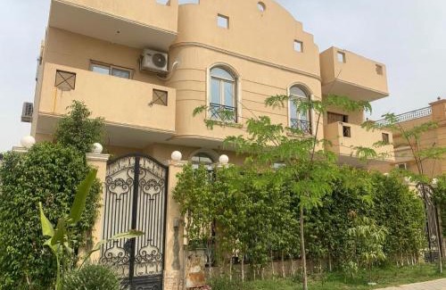 Sheikh Zayed City Apartment | Beautiful semi villa with private entrance in Sheikh Zayed- villa queen