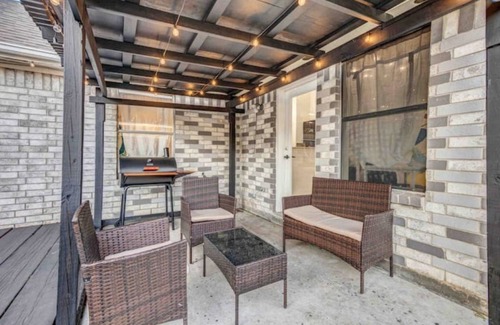 Mission Glen Estates House | Beautiful Silver Spring Home in Houston Southwest
