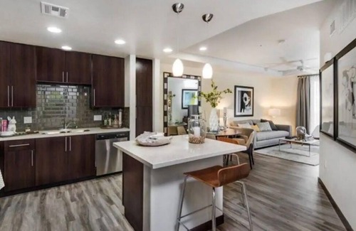 Melrose Apartment | Beautiful Single BR Apt in West Hollywood