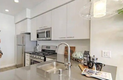 Melrose Apartment | Beautiful Single BR Apt in West Hollywood