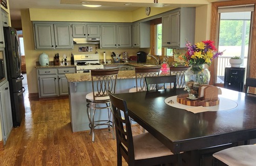 Hartford House | Beautiful SIX bedroom FOUR bath house with heated pool and hot tub!