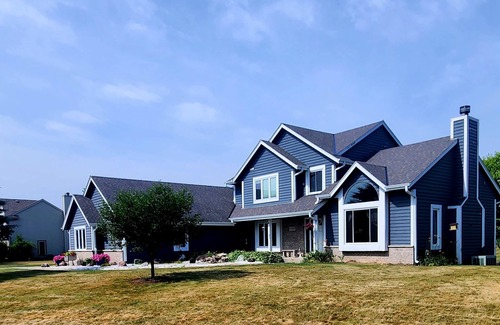 Hartford House | Beautiful SIX bedroom FOUR bath house with heated pool and hot tub!