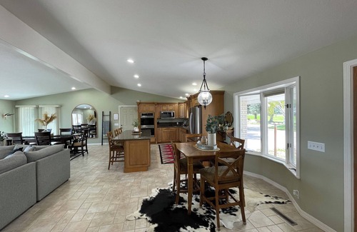 Elba House | Beautiful Snake River Property