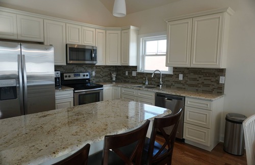 South End Condo | Beautiful South end property-4BR/2nd floor - 1.5 blocks to beach!